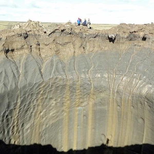 أول كاميرا تنزل إلى حفرة نهاية العالم في روسيا لإستكشافها 