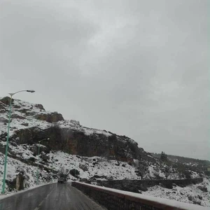 بالصور.. فيضانات وثلوج غرب الجزائر