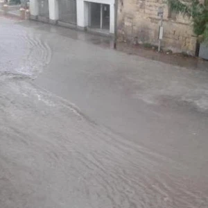 بالصور: عواصف رعدية عنيفة تضرب جزيرة مالطا 