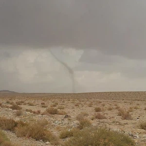 تشكل إعصار قمعي نادر جداً في جنوب الأردن