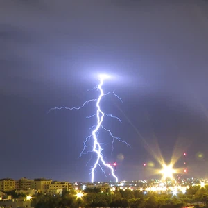البرق في عمان -تصوير عمر الدجاني