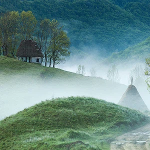 منزل على قمة جبل آبسيني في رومانيا