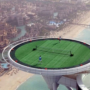 ملعب كرة المضرب في برج العرب