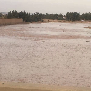 بالصور .. أمطار رعدية وسيول تعم عدة مناطق في السعودية