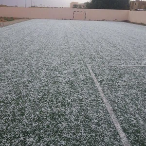 بالصور: تساقط كثيف للبَرَد على محافظة ثادق شمال غرب الرياض الإثنين