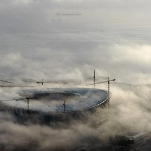 En images : des scènes étonnantes de villes mondiales couvertes de brouillard