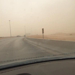 موجة من الغبار تضرب الرياض
