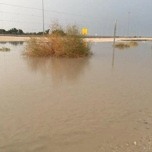 بالصور -الدوحة: تساقط الامطار وسط حالة من عدم الاستقرار الجوي