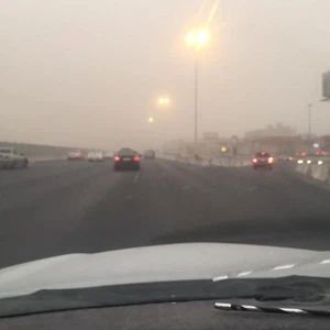 بالصور: مدينة جدة تتعرض الى موجة من الغبار الكثيف