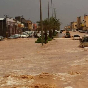 شوارع القريات تغرق بمياه الأمطار