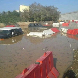 بالصور: الفيضانات تجتاح  أجزاء ولاية صحار بعُمان بعد موجة قوية من الأمطار