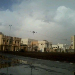 أمطار غزيرة تضرب أجزاء واسعة من حائل وظهور قوس المطر يُزين سماء المنطقة 