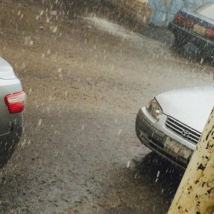 أمطار غزيرة على جدة بعد طول إنقطاع 