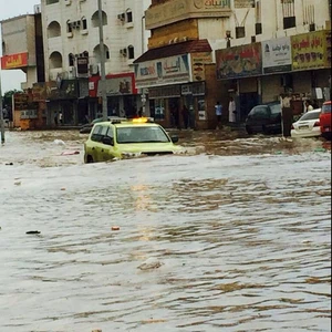 غرقت جدة .. وذروة الحالة الماطرة لم تبدأ بعد! 