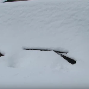 بالفيديو: روسي يخترع ماسحات للزجاج خاصة بالثلوج 