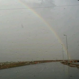 قوس المطر يزين سماء حائل 