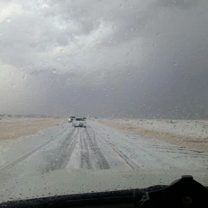  صور البردية القوية التي ضربت مركز انبوان جنوب غرب حائل عصر السبت