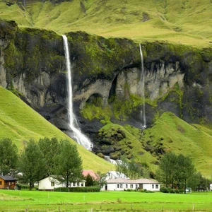 30 amazing photos and 10 amazing waterfalls in Iceland