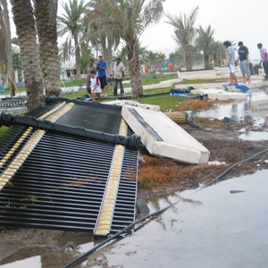 مشاهد نادرة لغرق بعض مناطق الإمارات عقب إعصار جونو 2007م 