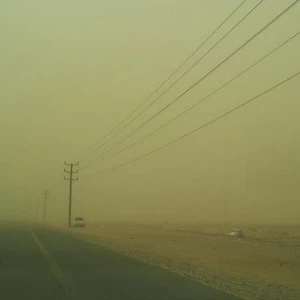بالصور : غبار شديد يجتاح منطقة جازان اليوم الأحد 4-8-2014 