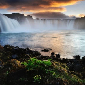 30 صورة رائعة و 10 شلالات مدهشة في آيسلندا