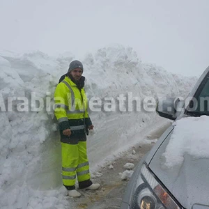 ٥٠ صورة لمترين من الثلوج في الطفيلة