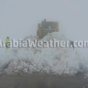 ٥٠ صورة لمترين من الثلوج في الطفيلة