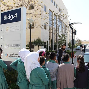 بالصور: زيارة مدرسة جبل عمان للبنات لمركز طقس العرب الإقليمي 