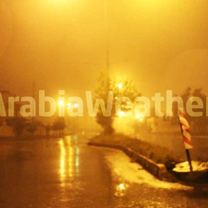 بالصور : الأمطار خلال فجر اليوم بعدسة طقس العرب 