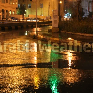 بالصور : الأمطار خلال فجر اليوم بعدسة طقس العرب 