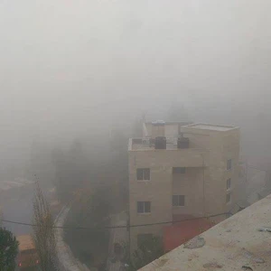 الضباب يغطي أجزاء واسعة من العاصمة عمّان من جهاد عوني الراوي