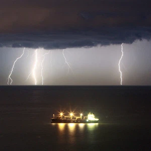 Amazing pictures of lightning around the world