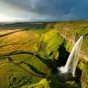 30 amazing photos and 10 amazing waterfalls in Iceland