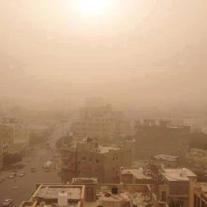 غبار كثيف في العاصمة الليبية طرابلس