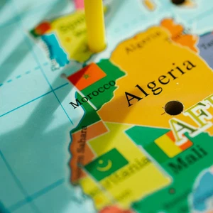 What are the largest countries in Africa in terms of area?