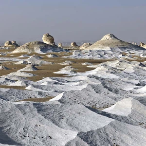 بالصور : تعرّف على الصحراء البيضاء العجيبة في مصر 