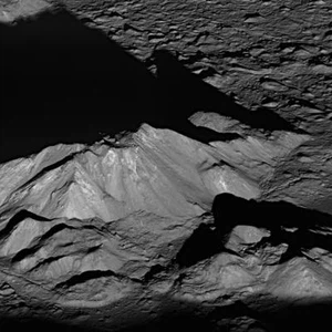 ناسا تعرض أجمل صور لسطح القمر 