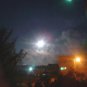 صورة للقمر أرسلها طارق عوض