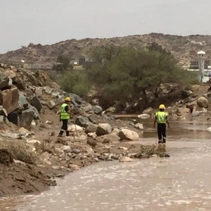 بالصور: رحلة البحث عن مفقود سيول عسير الأخيرة