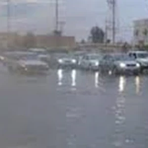 مصر: أمطار غزيرة تغرق شوارع أسوان واستنفار بالمحافظة