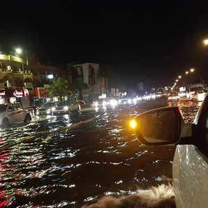 بالفيديو.. الأمطار تغرق شوارع العاصمة العراقية "بغداد" وتعطيل الدوام غدا