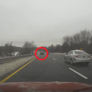 لهذا السبب إياك وقيادة المركبة والثلوج متراكمة على سقفها  