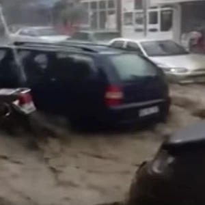 سيول قوية تضرب عددا من مدن تركيا 