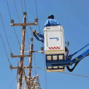 فيل يعطي للجميع درساً في النظافة