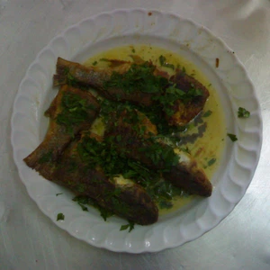 الفسيخ الأكلة المفضلة لدى غالبية الفلسطينيين 