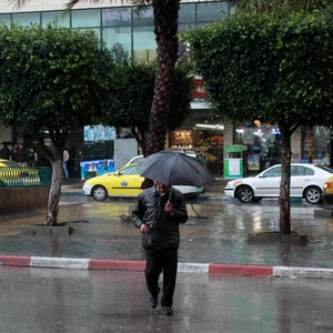 طقس متقلب الى ماطر أحياناً في شمال البلاد وأواسطها ما بعد منتصف الليلة القادمة وحتى مساء الأحد