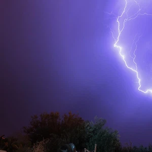 العواصف الرعدية في وادي موسى لواء البتراء تصوير الصديق: أبو انشاد