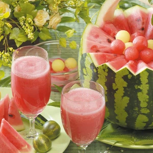 أطعمة تحمي بشرتك من أضرار أشعة شمس في الصيف