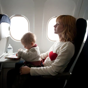Comment aider votre enfant à se débarrasser des douleurs aux oreilles dans l'avion ?
