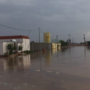  الهلال الأحمر يتعامل مع عشرات البلاغات عقب هطول أمطار القصيم